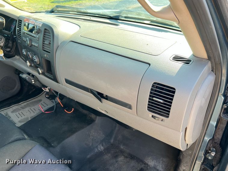 image for item NA9111 2010 Chevrolet Silverado 1500  Ext. Cab pickup truck