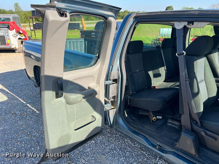 image for item NA9111 2010 Chevrolet Silverado 1500  Ext. Cab pickup truck