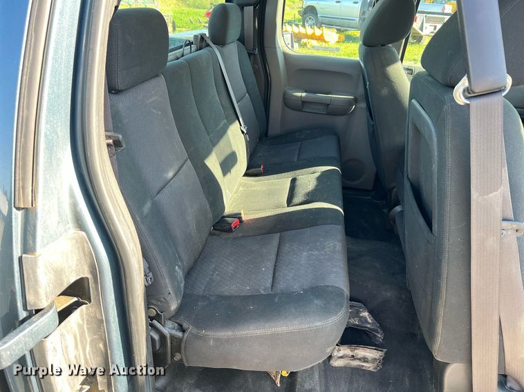 image for item NA9111 2010 Chevrolet Silverado 1500  Ext. Cab pickup truck