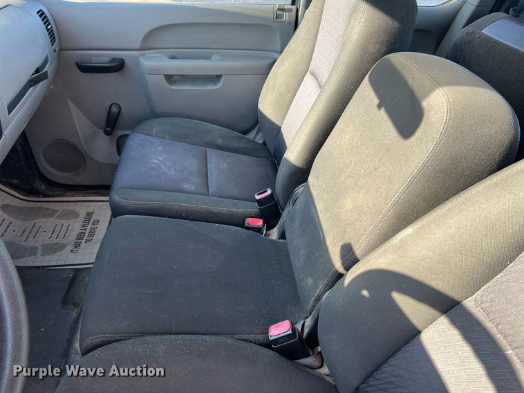 image for item NA9111 2010 Chevrolet Silverado 1500  Ext. Cab pickup truck