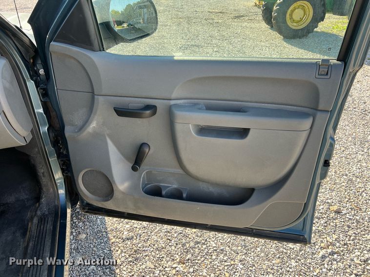 image for item NA9111 2010 Chevrolet Silverado 1500  Ext. Cab pickup truck