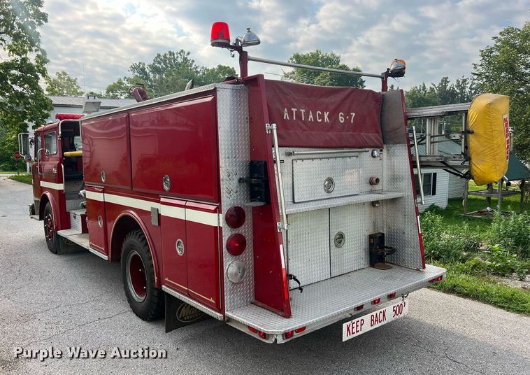 image for item NA9121 1985 Mack CF686FC  pumper fire truck