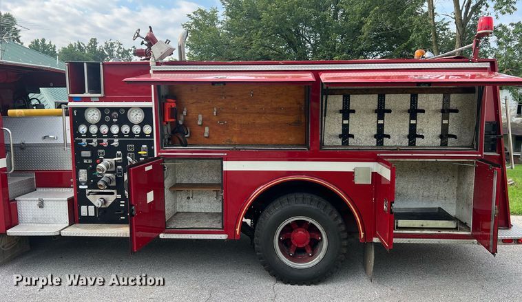 image for item NA9121 1985 Mack CF686FC  pumper fire truck
