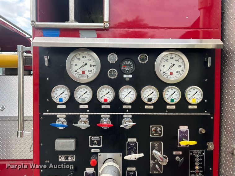 image for item NA9121 1985 Mack CF686FC  pumper fire truck
