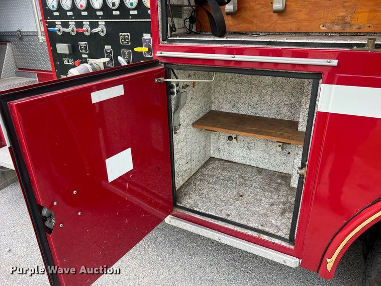 image for item NA9121 1985 Mack CF686FC  pumper fire truck