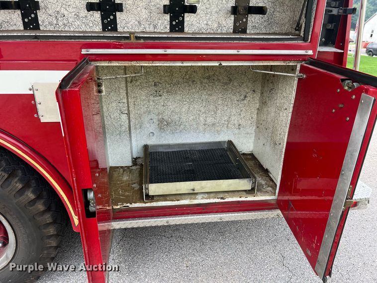 image for item NA9121 1985 Mack CF686FC  pumper fire truck