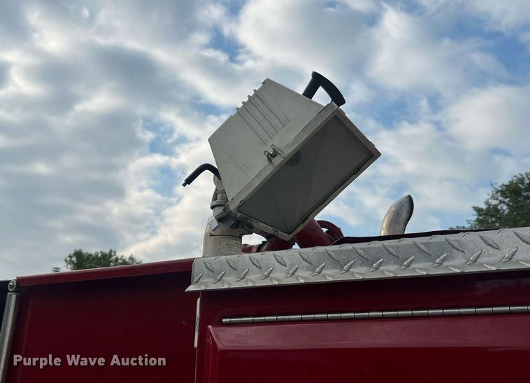 image for item NA9121 1985 Mack CF686FC  pumper fire truck