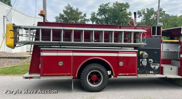 image for item NA9121 1985 Mack CF686FC  pumper fire truck