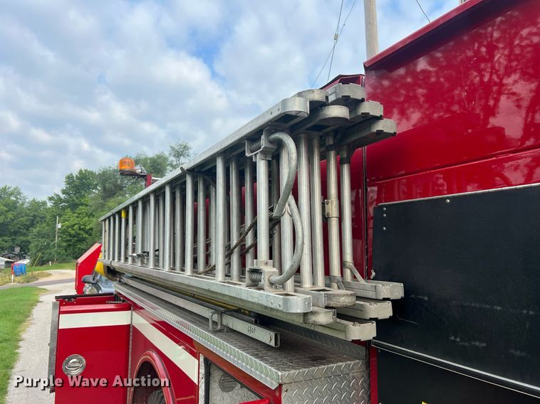 image for item NA9121 1985 Mack CF686FC  pumper fire truck