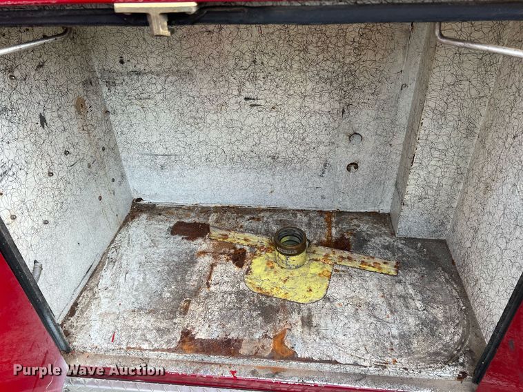 image for item NA9121 1985 Mack CF686FC  pumper fire truck