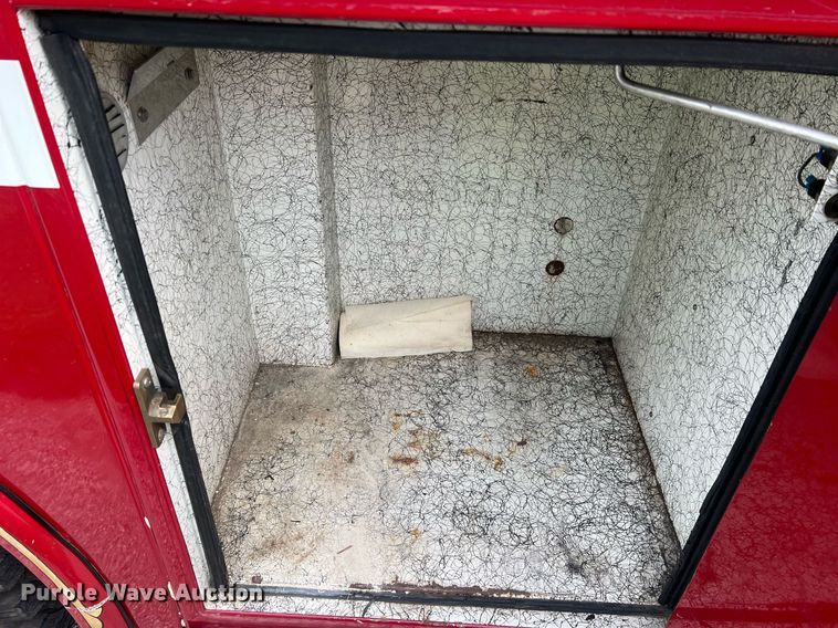 image for item NA9121 1985 Mack CF686FC  pumper fire truck