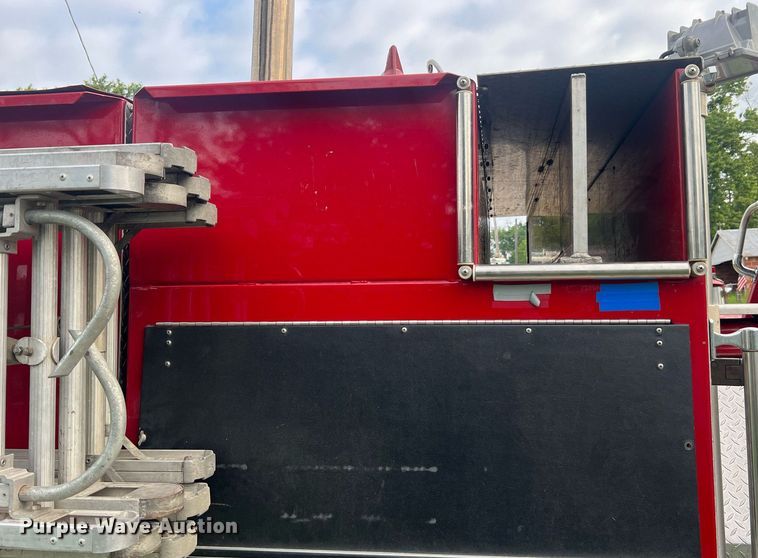 image for item NA9121 1985 Mack CF686FC  pumper fire truck