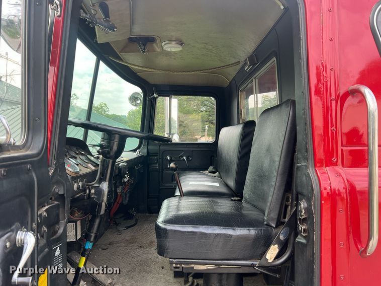 image for item NA9121 1985 Mack CF686FC  pumper fire truck