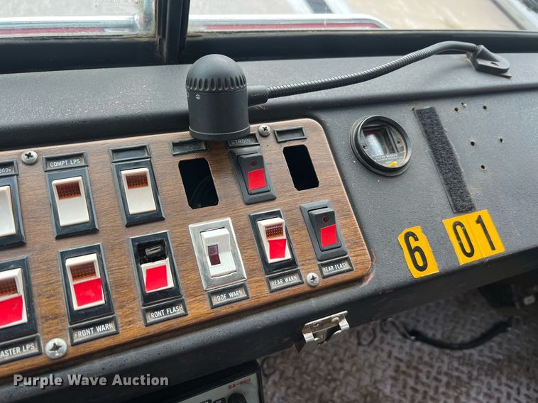 image for item NA9121 1985 Mack CF686FC  pumper fire truck