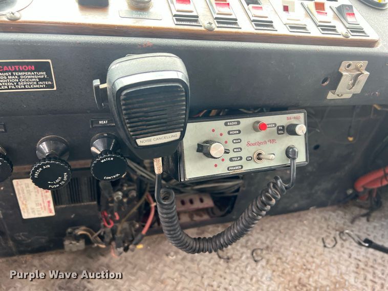 image for item NA9121 1985 Mack CF686FC  pumper fire truck