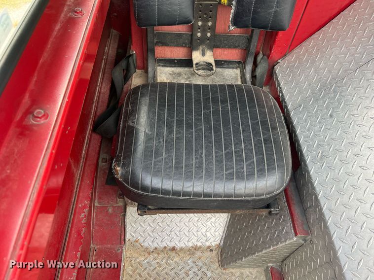 image for item NA9121 1985 Mack CF686FC  pumper fire truck