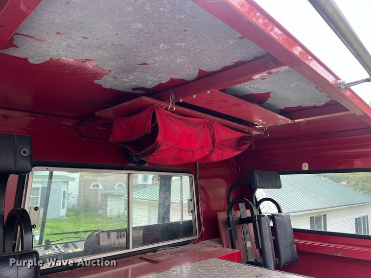 image for item NA9121 1985 Mack CF686FC  pumper fire truck