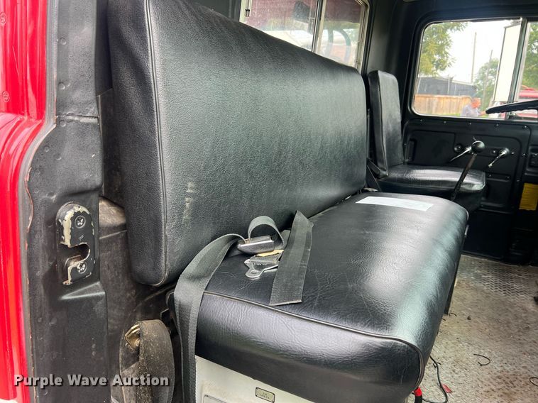 image for item NA9121 1985 Mack CF686FC  pumper fire truck