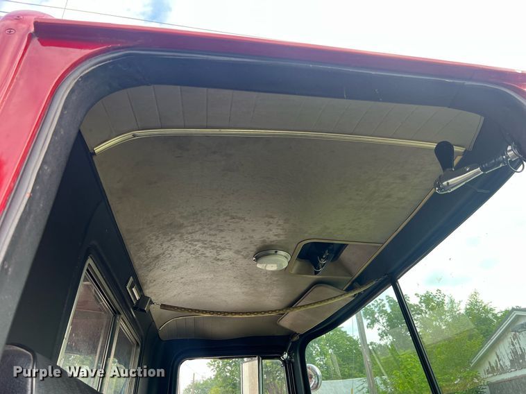 image for item NA9121 1985 Mack CF686FC  pumper fire truck