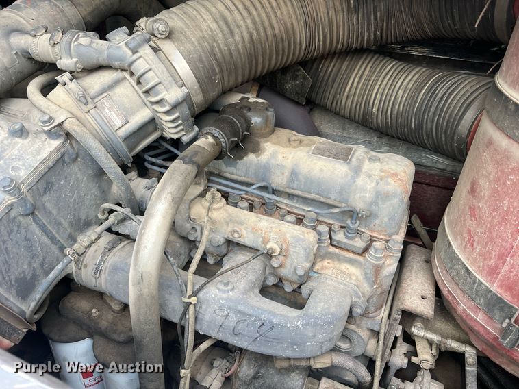 image for item NA9121 1985 Mack CF686FC  pumper fire truck