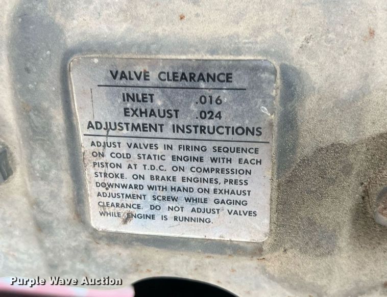 image for item NA9121 1985 Mack CF686FC  pumper fire truck