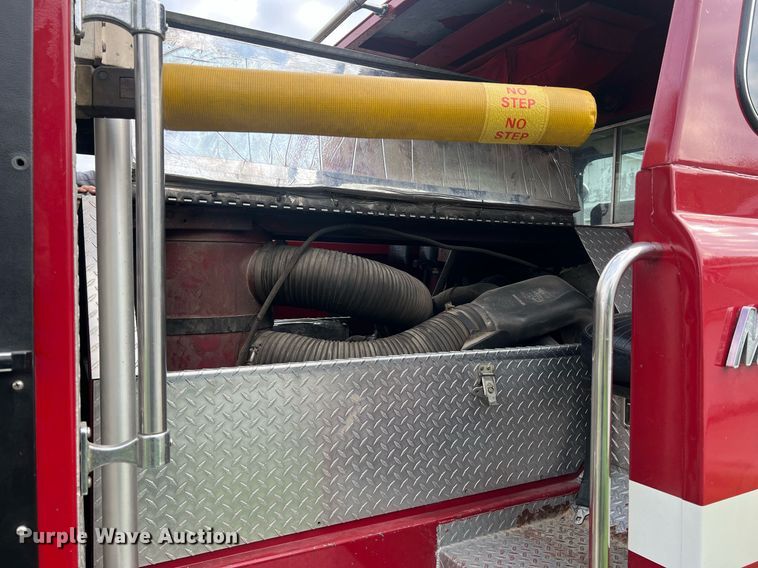 image for item NA9121 1985 Mack CF686FC  pumper fire truck