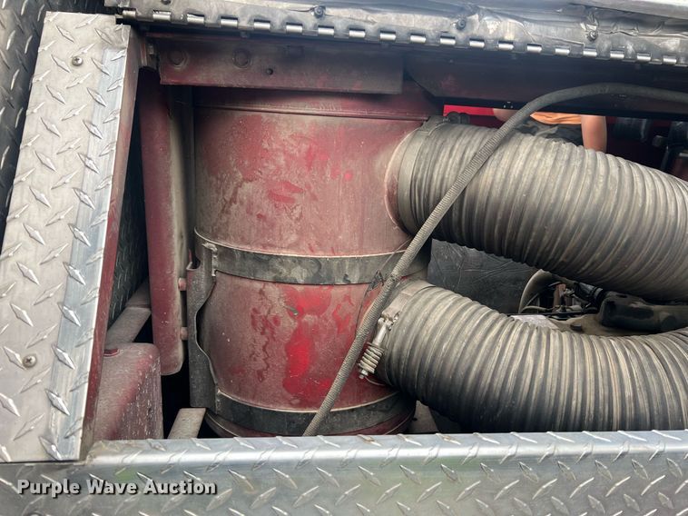 image for item NA9121 1985 Mack CF686FC  pumper fire truck