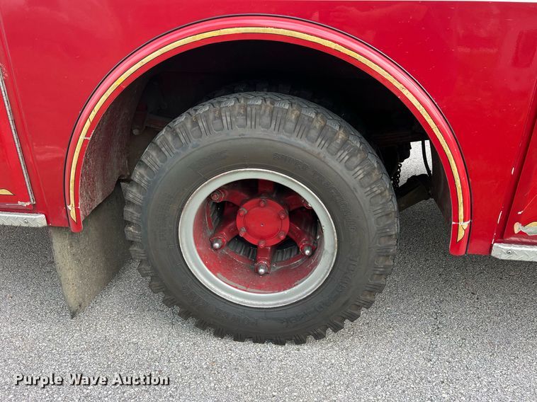 image for item NA9121 1985 Mack CF686FC  pumper fire truck