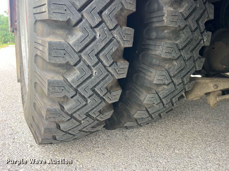 image for item NA9121 1985 Mack CF686FC  pumper fire truck