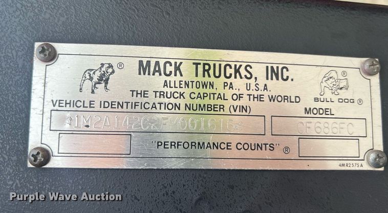 image for item NA9121 1985 Mack CF686FC  pumper fire truck