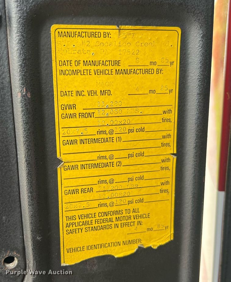 image for item NA9121 1985 Mack CF686FC  pumper fire truck