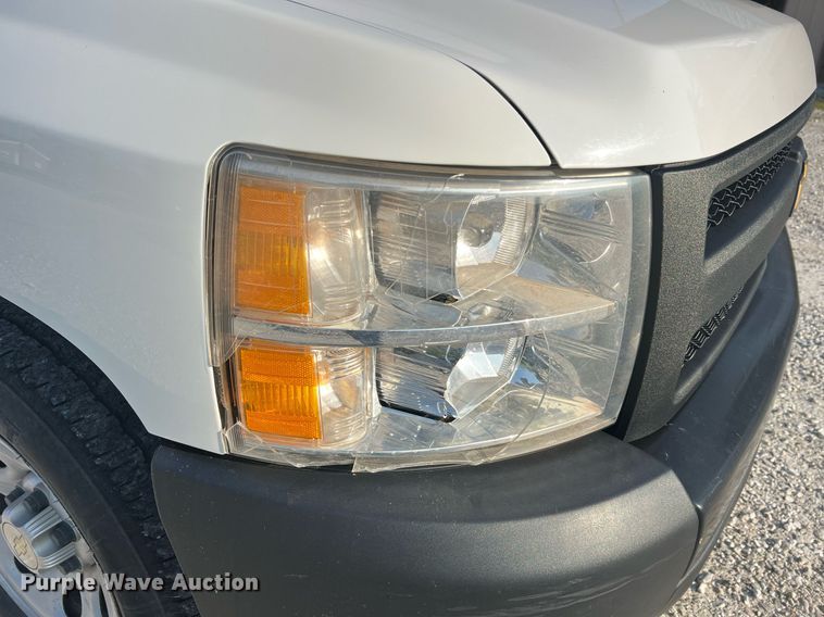 image for item NA9130 2013 Chevrolet Silverado 1500  Ext. Cab pickup truck