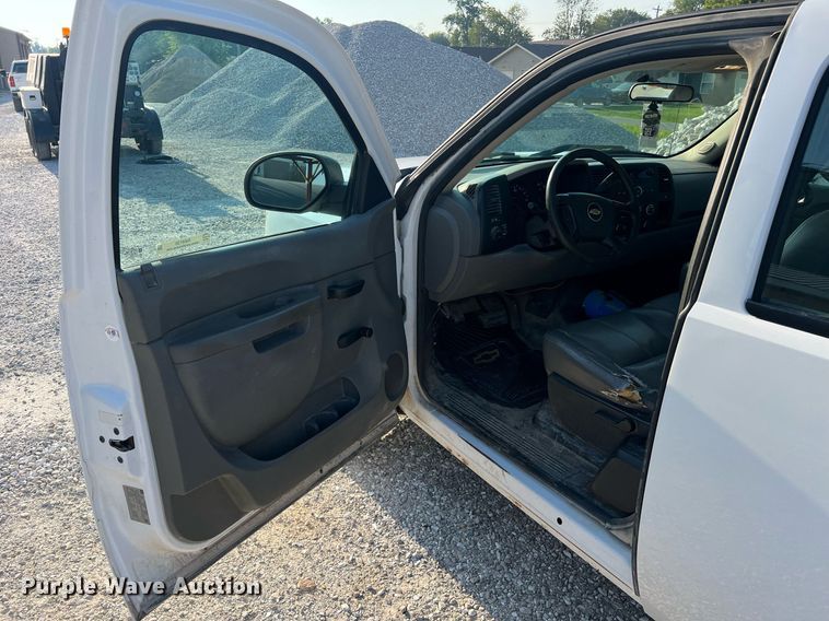 image for item NA9130 2013 Chevrolet Silverado 1500  Ext. Cab pickup truck