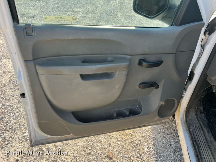 image for item NA9130 2013 Chevrolet Silverado 1500  Ext. Cab pickup truck