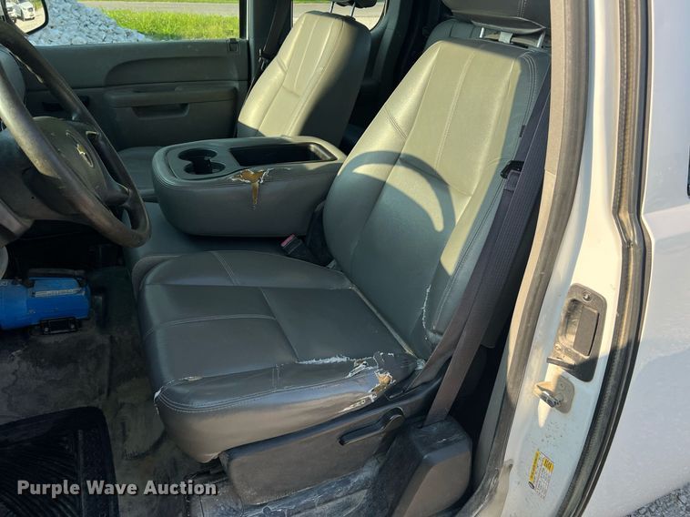 image for item NA9130 2013 Chevrolet Silverado 1500  Ext. Cab pickup truck