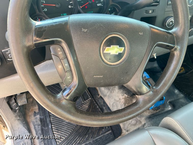 image for item NA9130 2013 Chevrolet Silverado 1500  Ext. Cab pickup truck