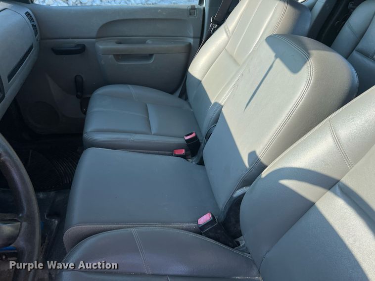 image for item NA9130 2013 Chevrolet Silverado 1500  Ext. Cab pickup truck