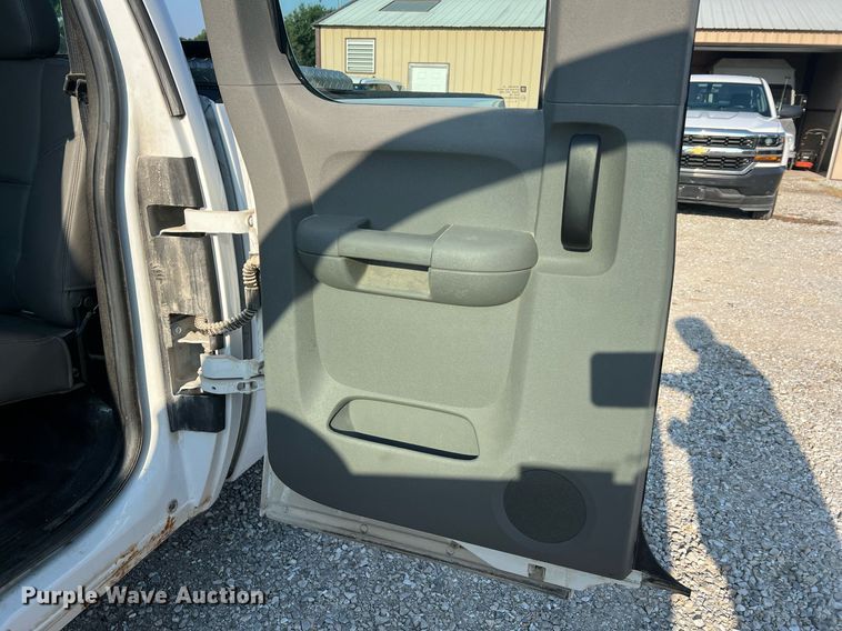 image for item NA9130 2013 Chevrolet Silverado 1500  Ext. Cab pickup truck