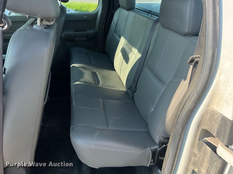 image for item NA9130 2013 Chevrolet Silverado 1500  Ext. Cab pickup truck