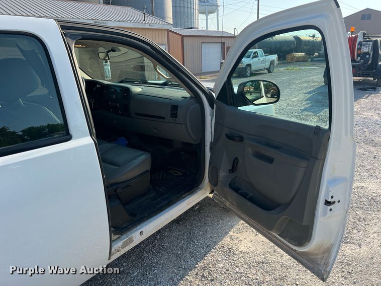 image for item NA9130 2013 Chevrolet Silverado 1500  Ext. Cab pickup truck