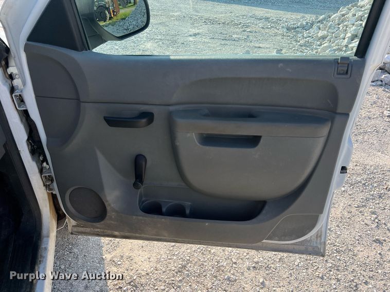 image for item NA9130 2013 Chevrolet Silverado 1500  Ext. Cab pickup truck