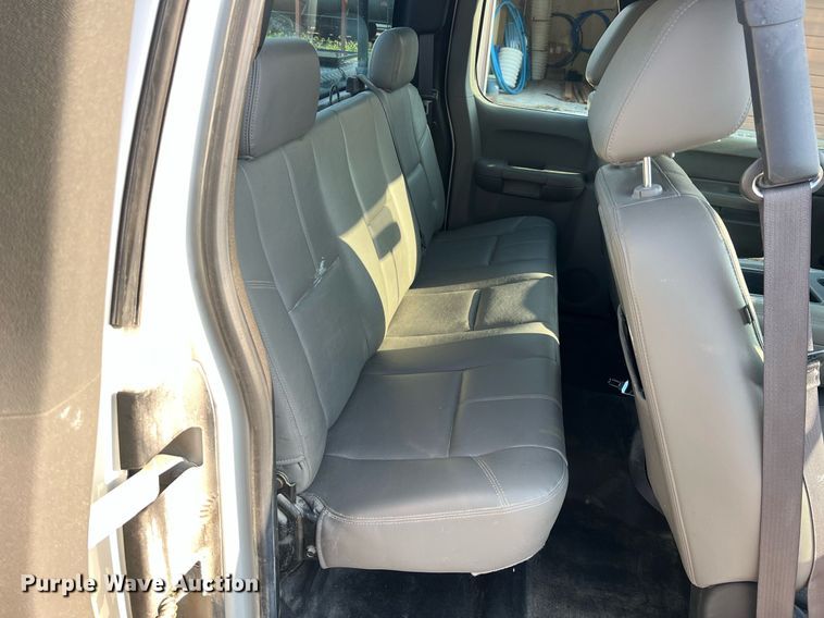 image for item NA9130 2013 Chevrolet Silverado 1500  Ext. Cab pickup truck