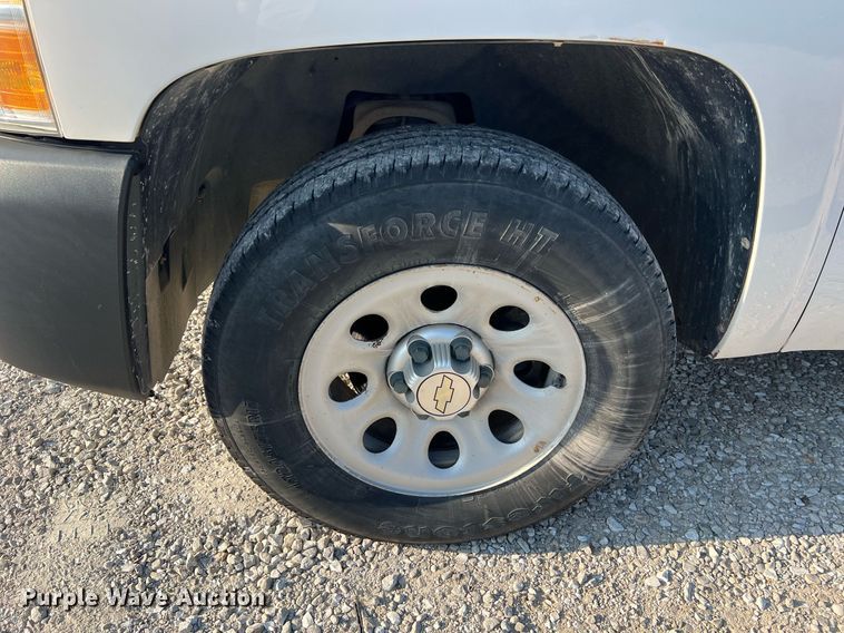 image for item NA9130 2013 Chevrolet Silverado 1500  Ext. Cab pickup truck