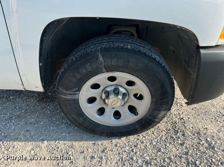 image for item NA9130 2013 Chevrolet Silverado 1500  Ext. Cab pickup truck