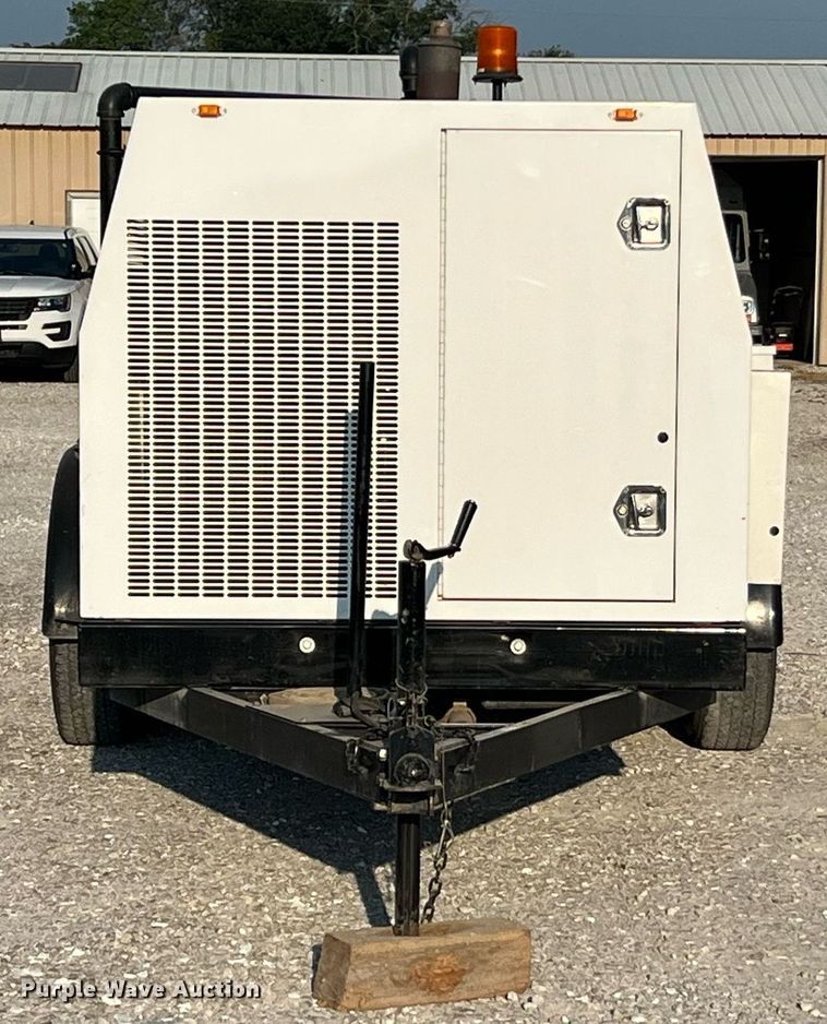 image for item NA9135 2004 Sewer Equipment of America 747-FR2000  sewer jetter trailer
