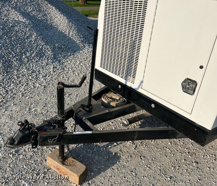 image for item NA9135 2004 Sewer Equipment of America 747-FR2000  sewer jetter trailer