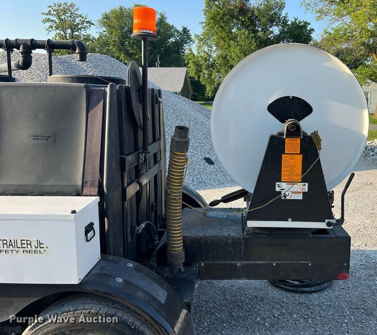 image for item NA9135 2004 Sewer Equipment of America 747-FR2000  sewer jetter trailer