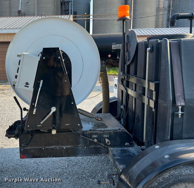 image for item NA9135 2004 Sewer Equipment of America 747-FR2000  sewer jetter trailer