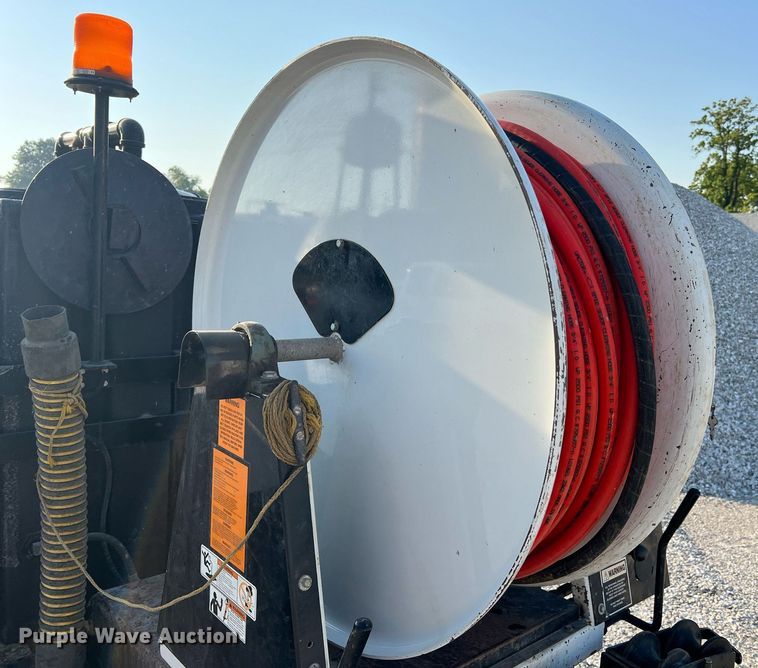 image for item NA9135 2004 Sewer Equipment of America 747-FR2000  sewer jetter trailer