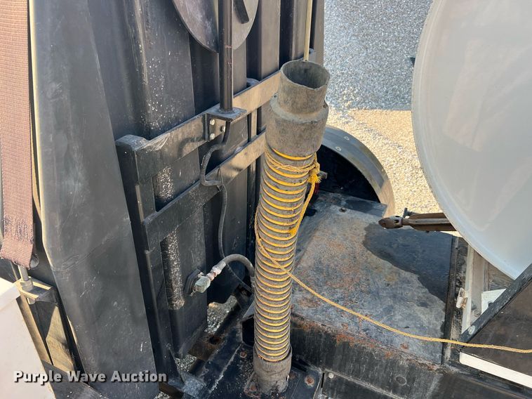 image for item NA9135 2004 Sewer Equipment of America 747-FR2000  sewer jetter trailer